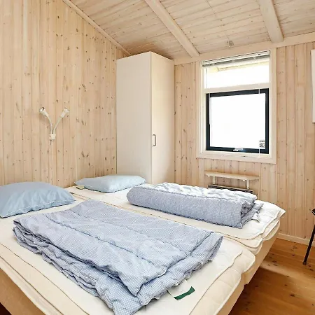 בית נופש Four-bedroom Holiday In Dronningmolle 2 *