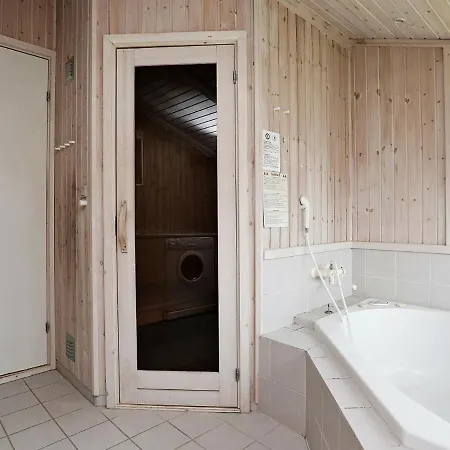 Four-bedroom Holiday In Dronningmolle 2 בית נופש גיללייה